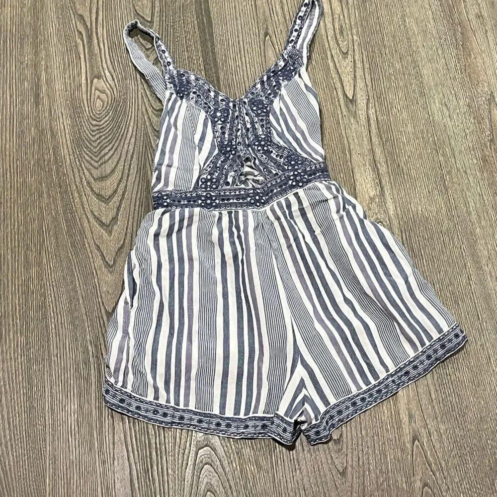 American Eagle Cut-Out Romper Boho Eyelet Embroidered Blue White Striped Size XS